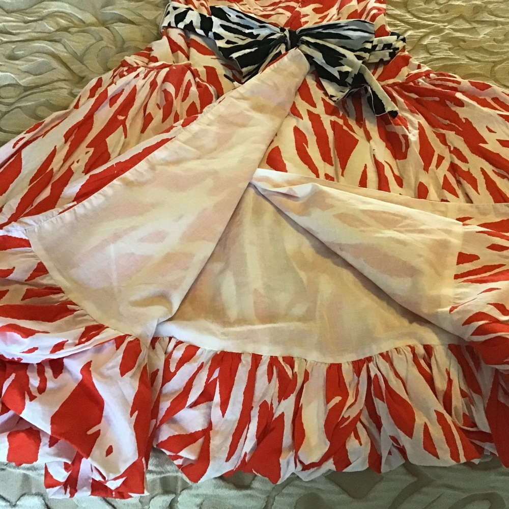 Diane Von Furstenberg Red and White V-Neck Fit and Flare Midi Dress - Picture 8 of 16